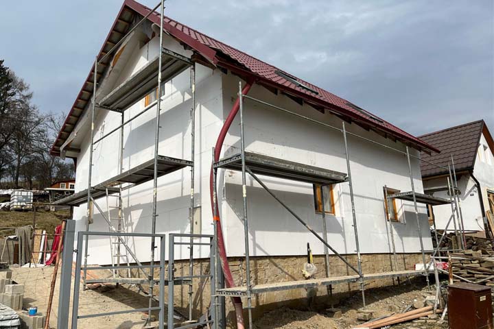 Realizace zděných staveb i dřevostaveb